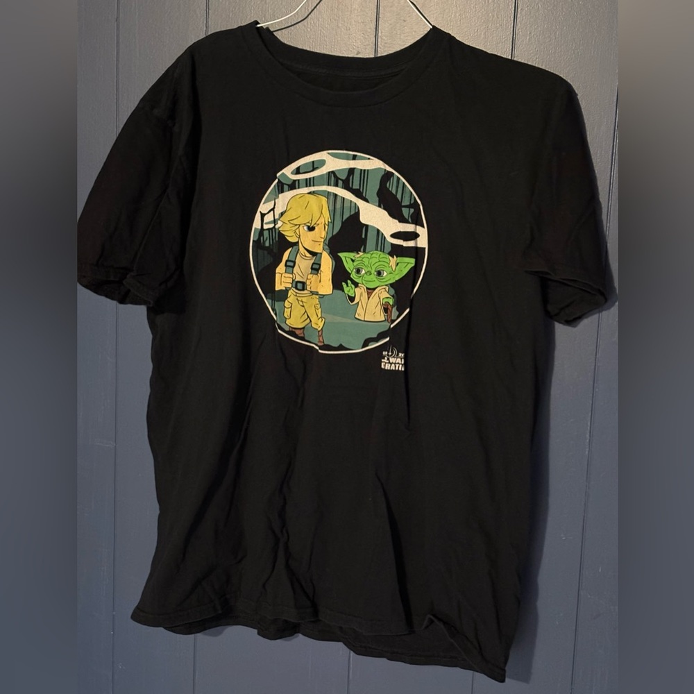 Exclusive Star Wars Celebration 2017 Luke & Yoda T-shirt and Pin Set